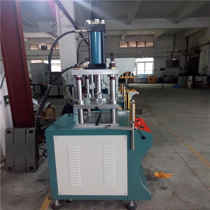 四柱油壓機 四柱油壓機